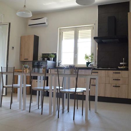 B&B La Via Di Casa 圣莱昂 外观 照片