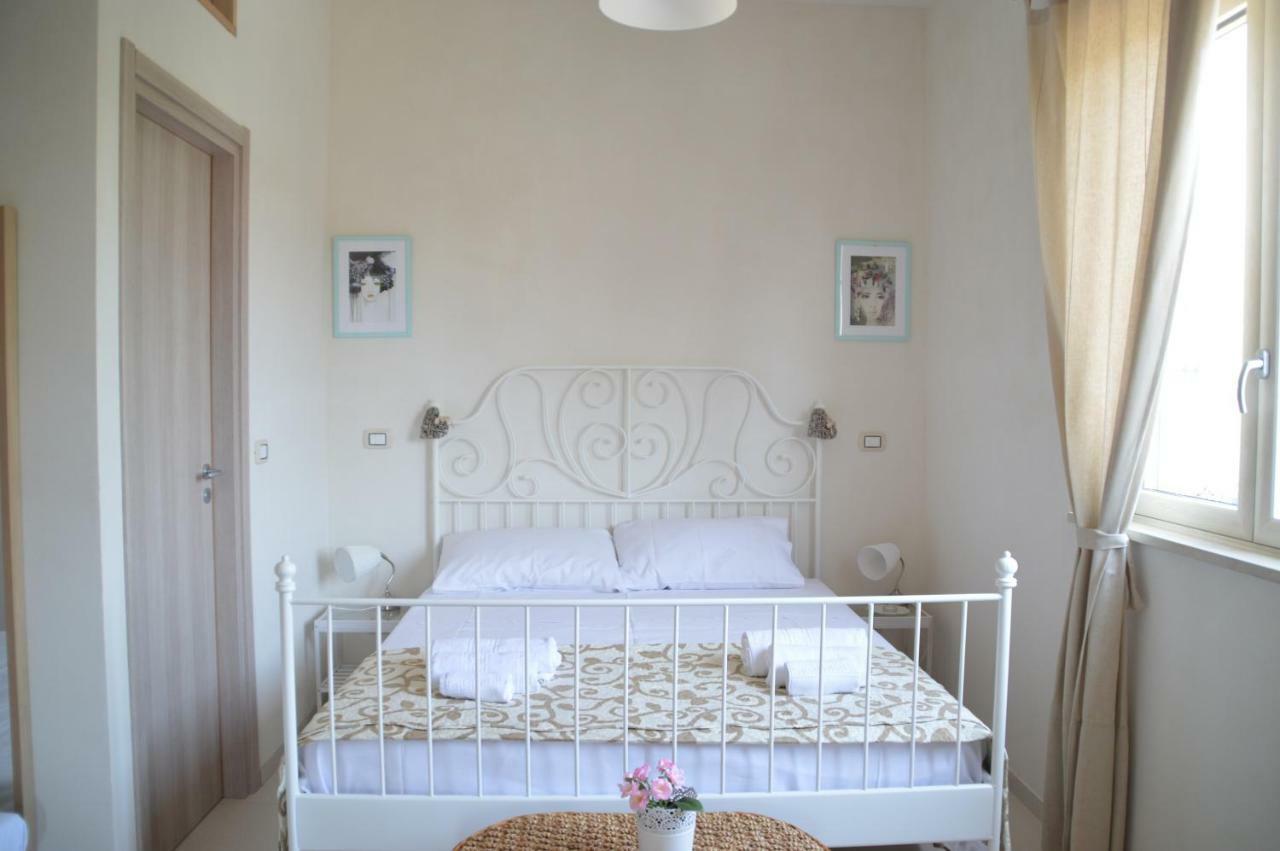 B&B La Via Di Casa 圣莱昂 外观 照片