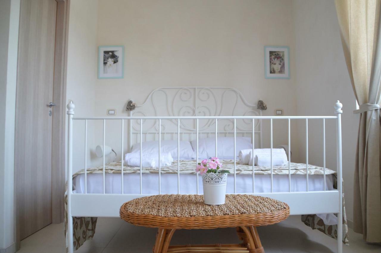 B&B La Via Di Casa 圣莱昂 外观 照片