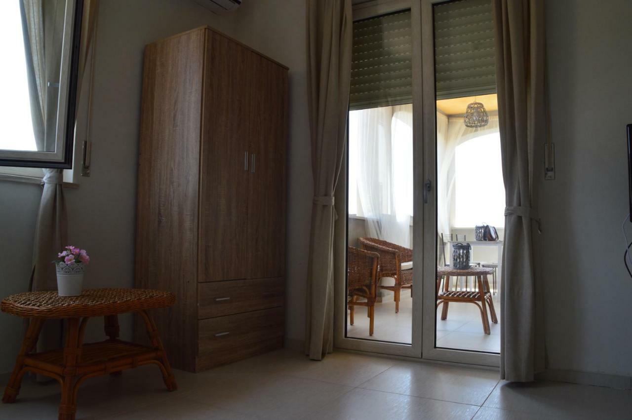B&B La Via Di Casa 圣莱昂 外观 照片