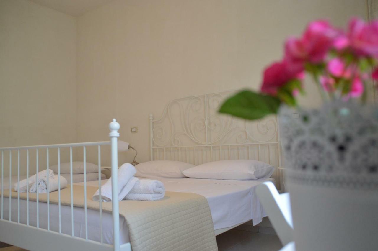 B&B La Via Di Casa 圣莱昂 外观 照片