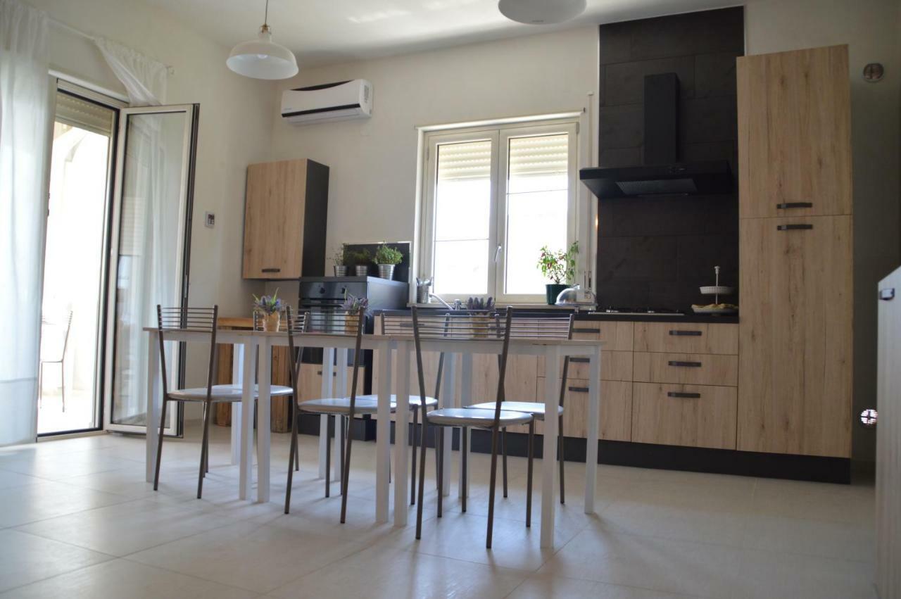 B&B La Via Di Casa 圣莱昂 外观 照片