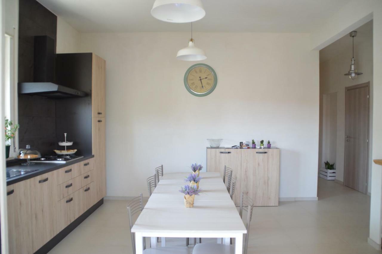 B&B La Via Di Casa 圣莱昂 外观 照片