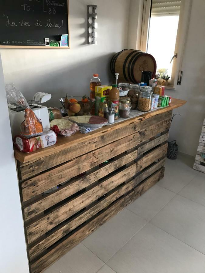 B&B La Via Di Casa 圣莱昂 外观 照片